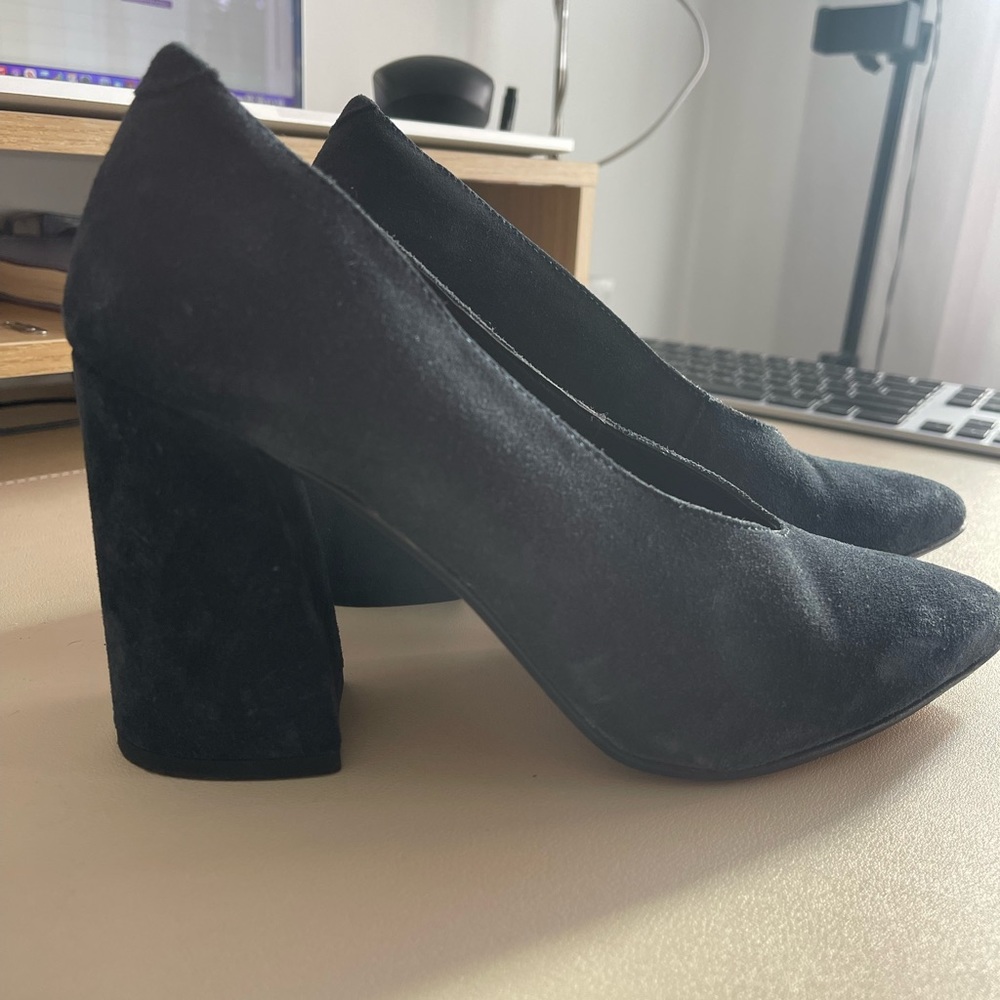 Navy Suede block heel pump